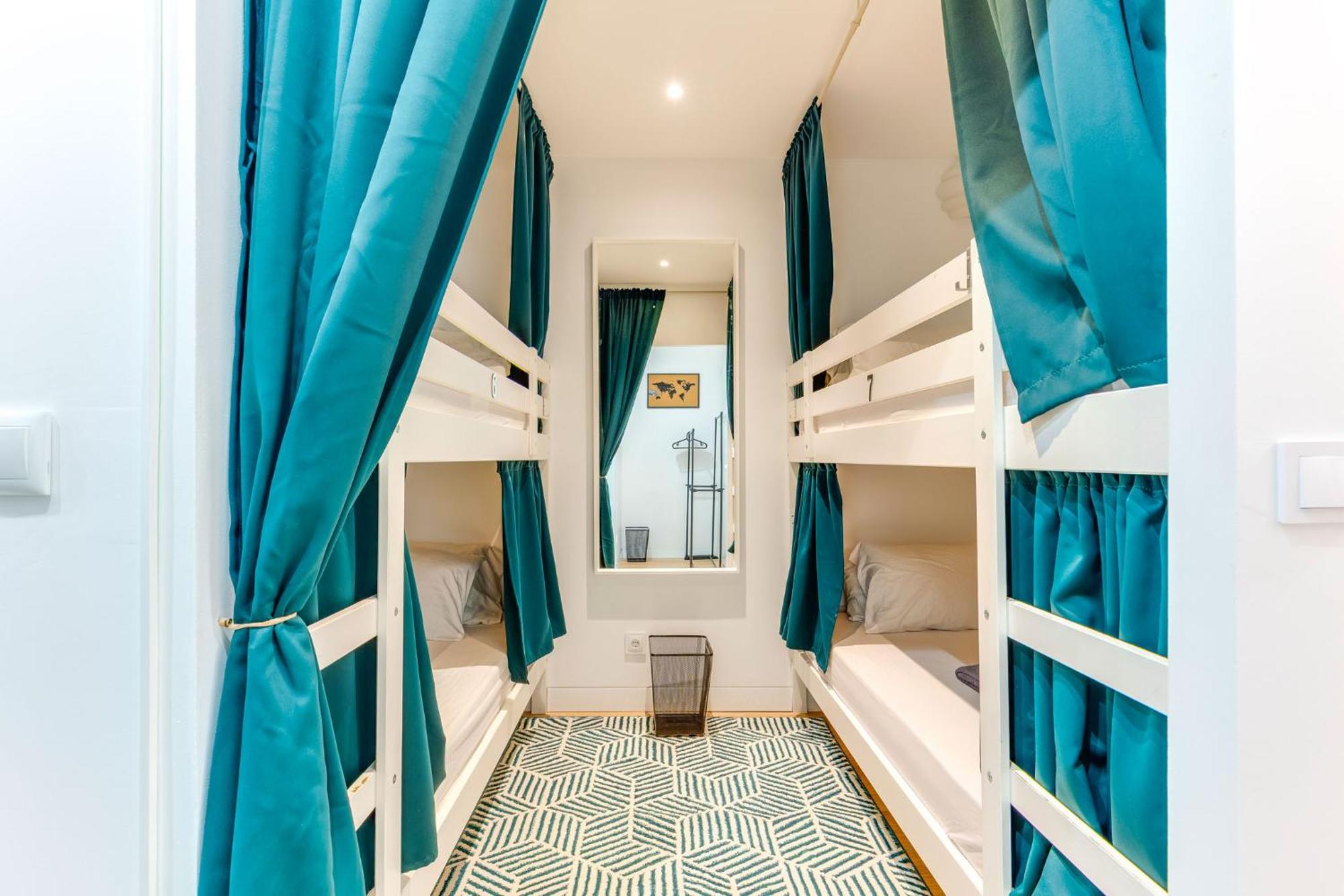 Cozy Nest Hostel Porto Eksteriør billede