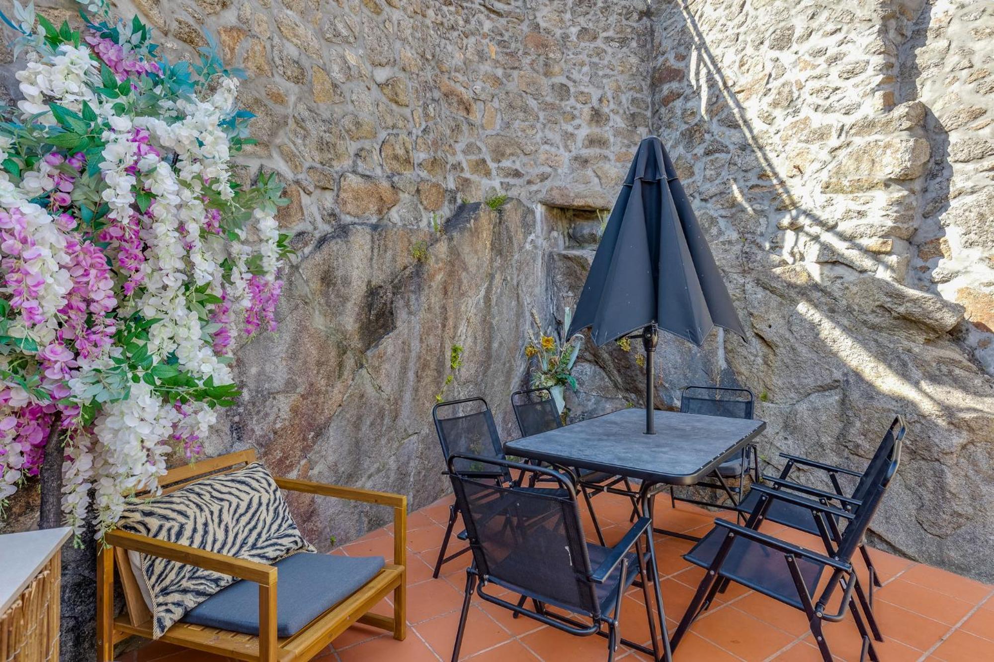 Cozy Nest Hostel Porto Eksteriør billede