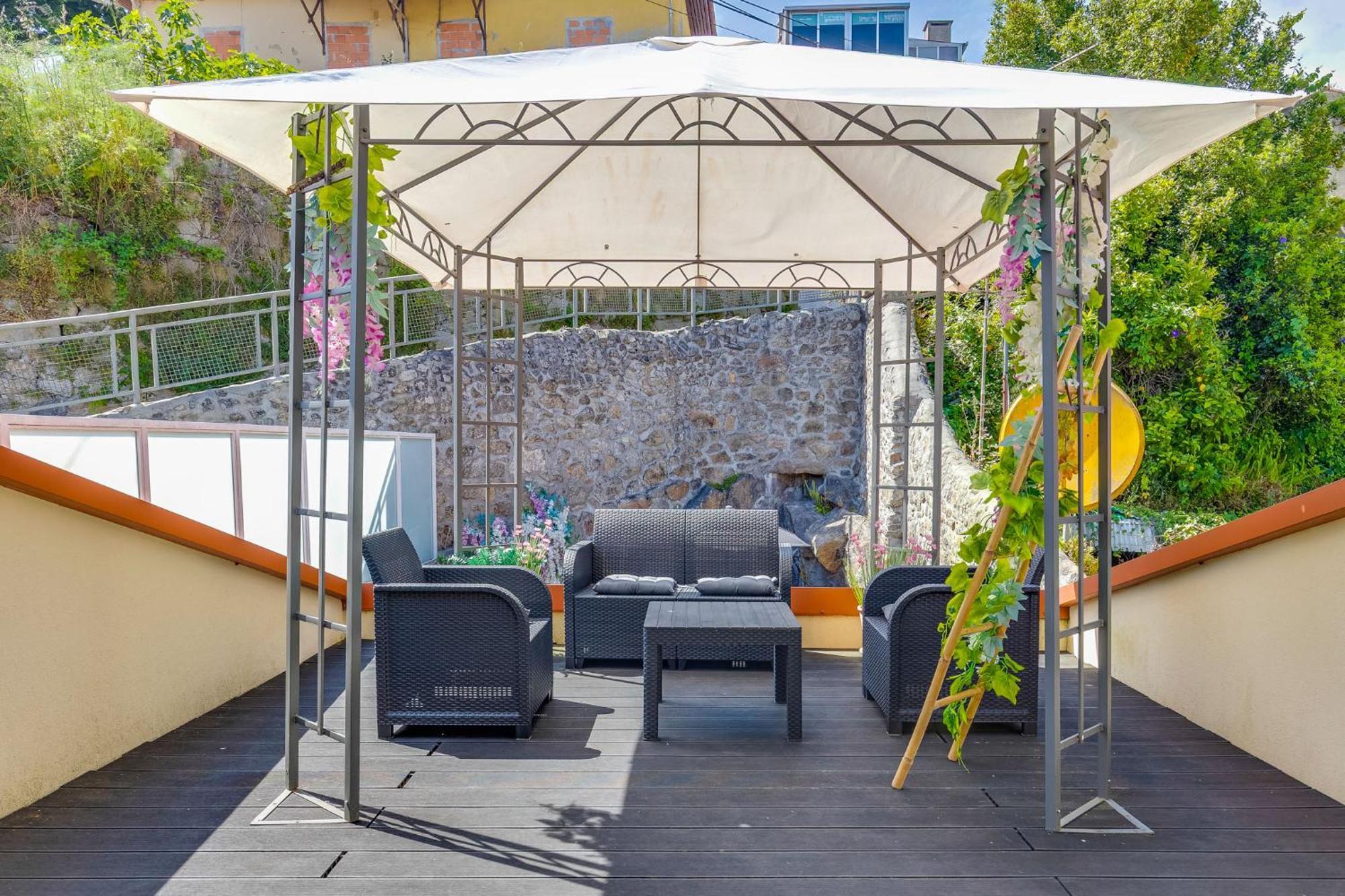 Cozy Nest Hostel Porto Eksteriør billede