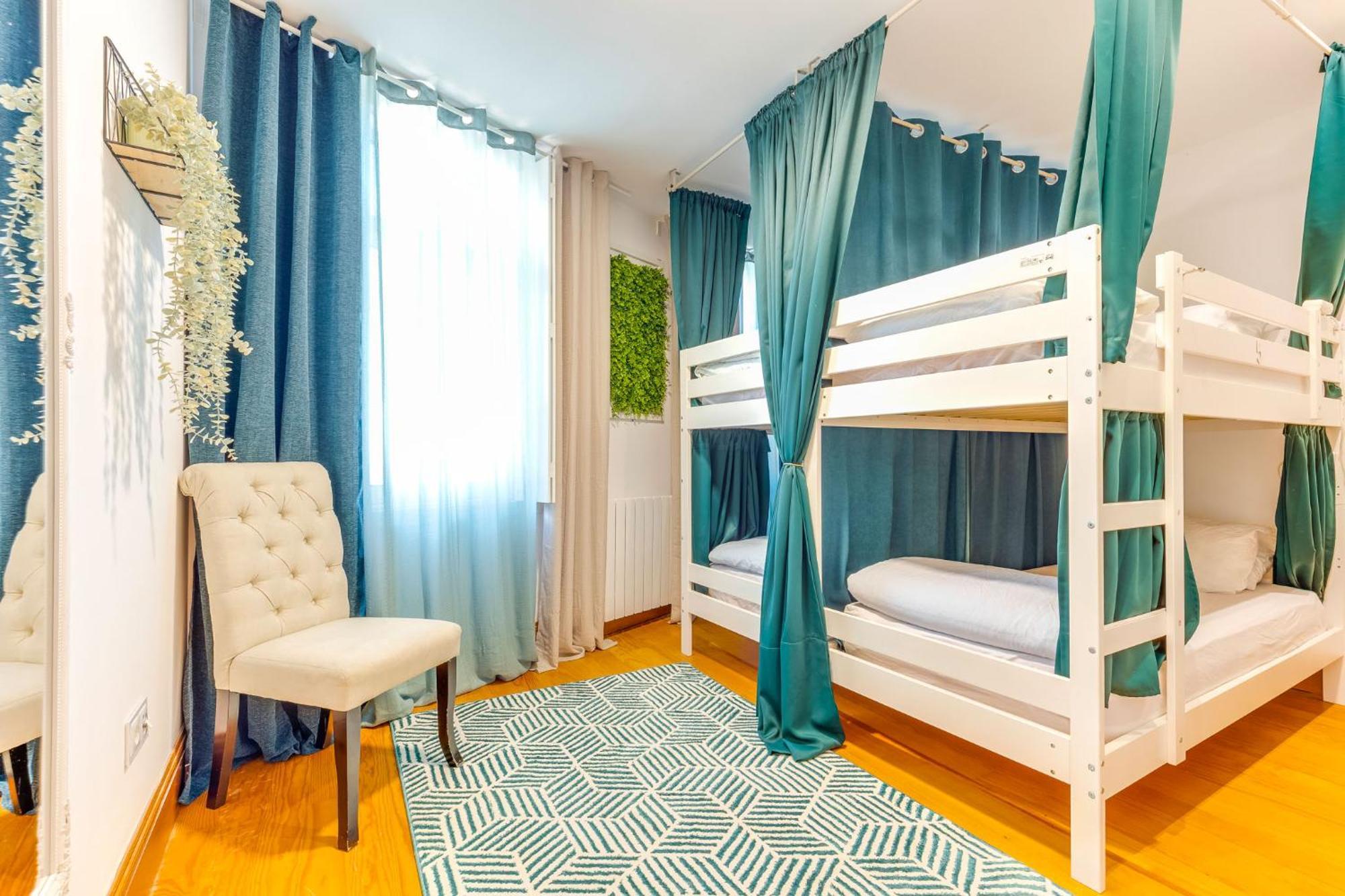 Cozy Nest Hostel Porto Eksteriør billede