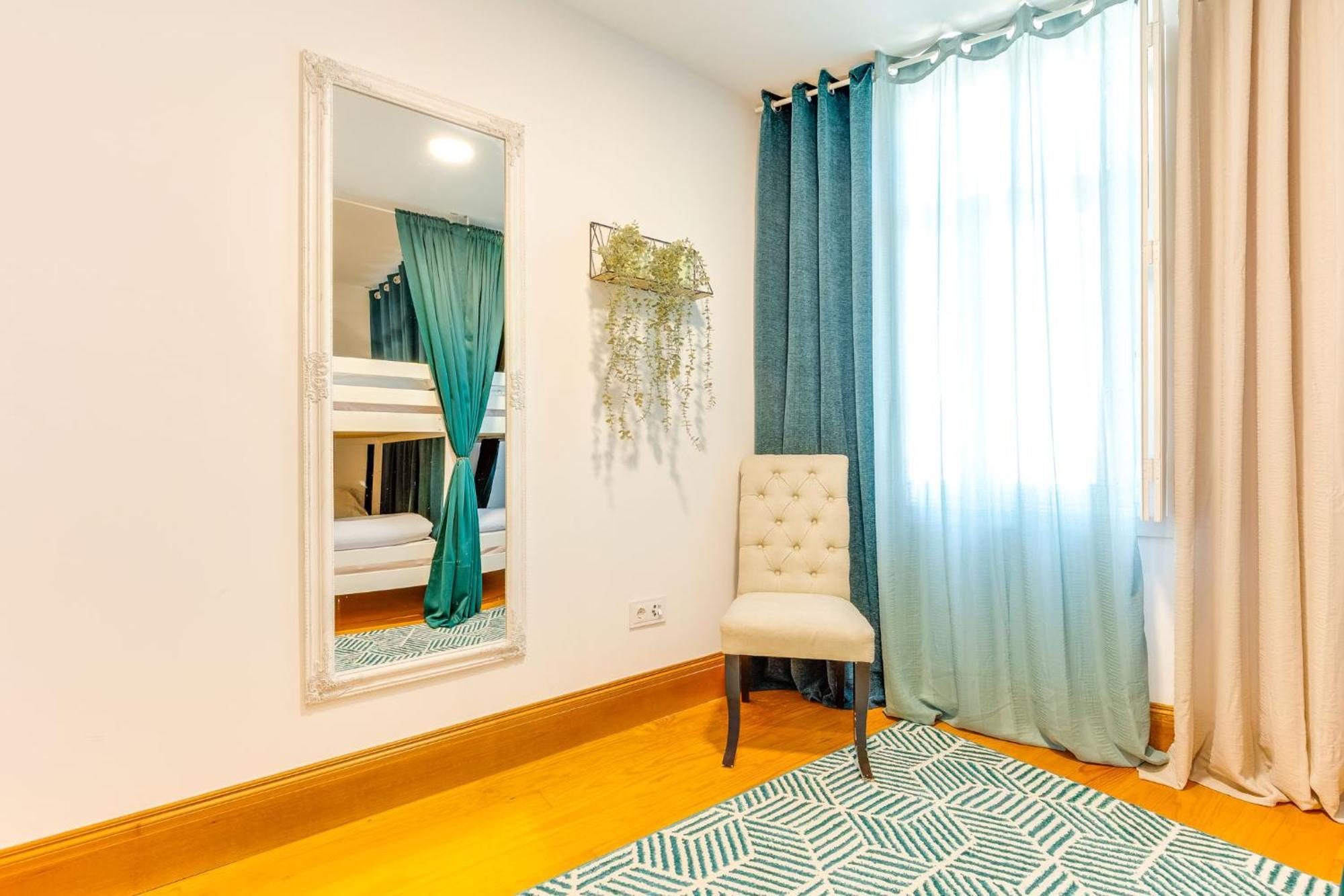 Cozy Nest Hostel Porto Eksteriør billede