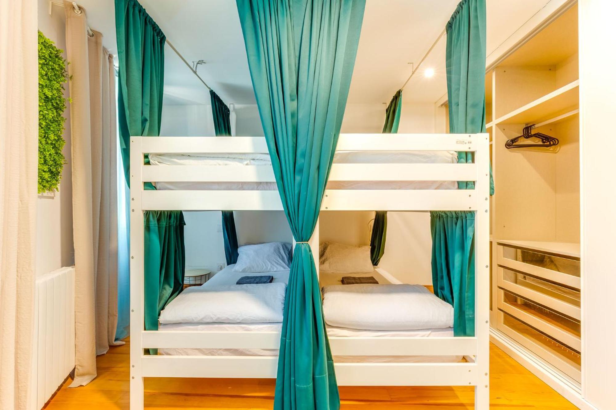 Cozy Nest Hostel Porto Eksteriør billede